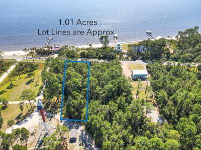 Residential Land For Sale in Carrabelle, Florida
