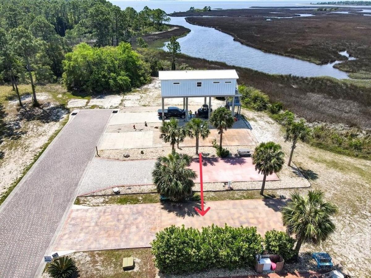 Picture of Residential Land For Sale in Carrabelle, Florida, United States