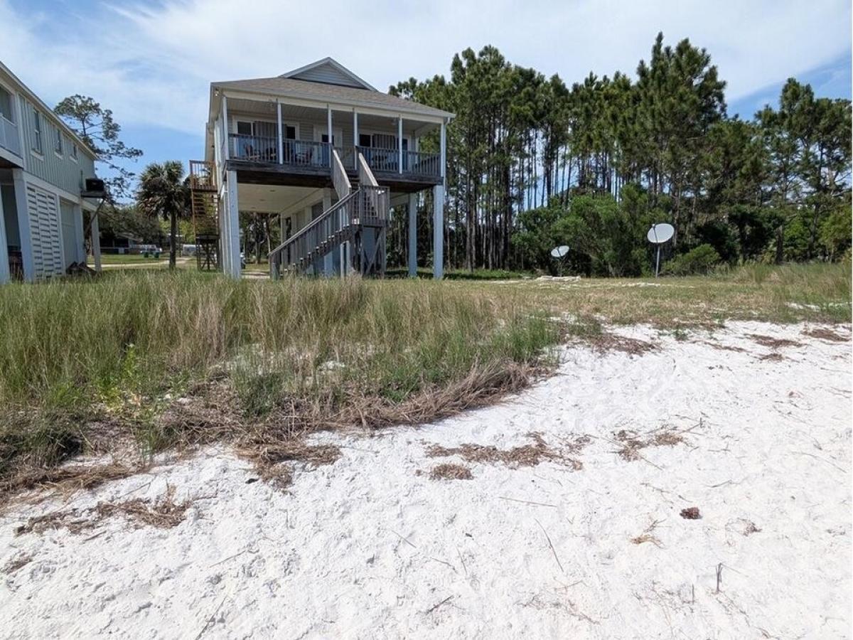 Picture of Home For Sale in Carrabelle, Florida, United States