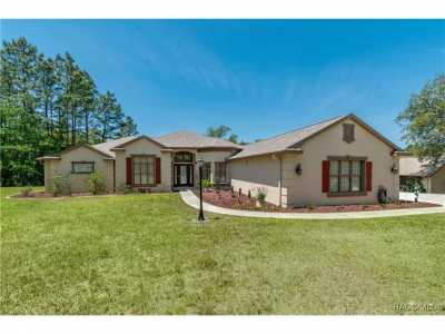 Home For Sale in Beverly Hills, Florida