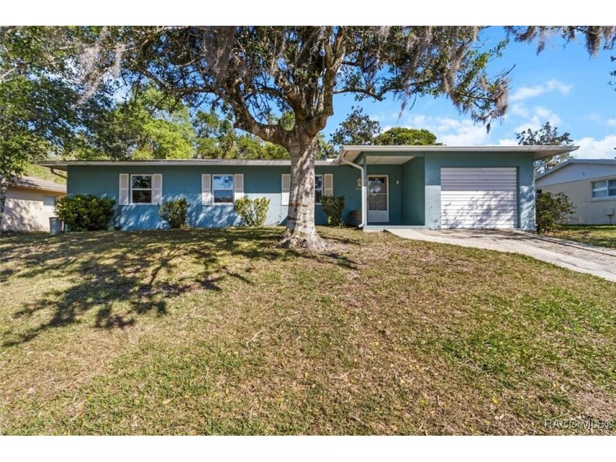 Picture of Home For Sale in Citrus Springs, Florida, United States