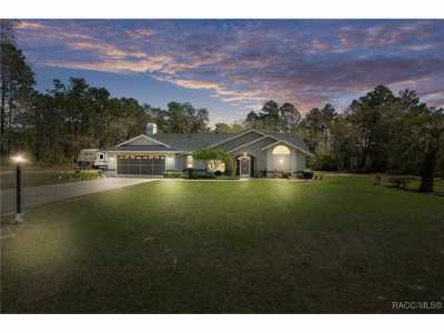 Home For Sale in Beverly Hills, Florida
