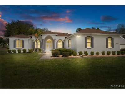 Home For Sale in Beverly Hills, Florida