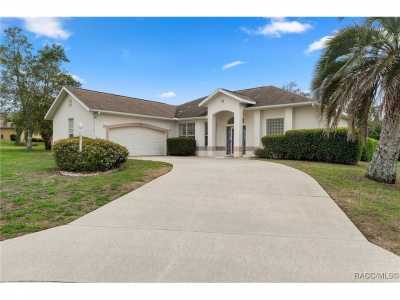 Home For Sale in Beverly Hills, Florida