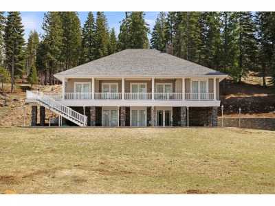 Home For Sale in Lake Almanor West, California