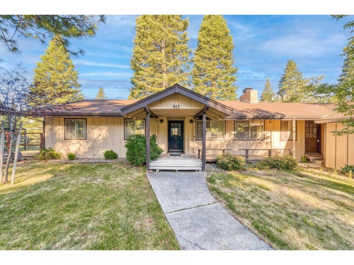 Picture of Home For Sale in Lake Almanor, California, United States