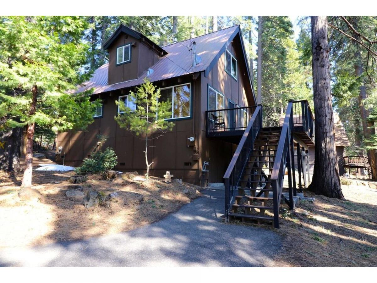Picture of Home For Sale in Lake Almanor, California, United States