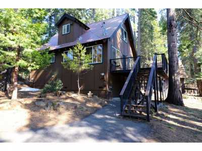 Home For Sale in Lake Almanor, California