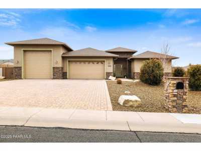 Home For Sale in Prescott Valley, Arizona