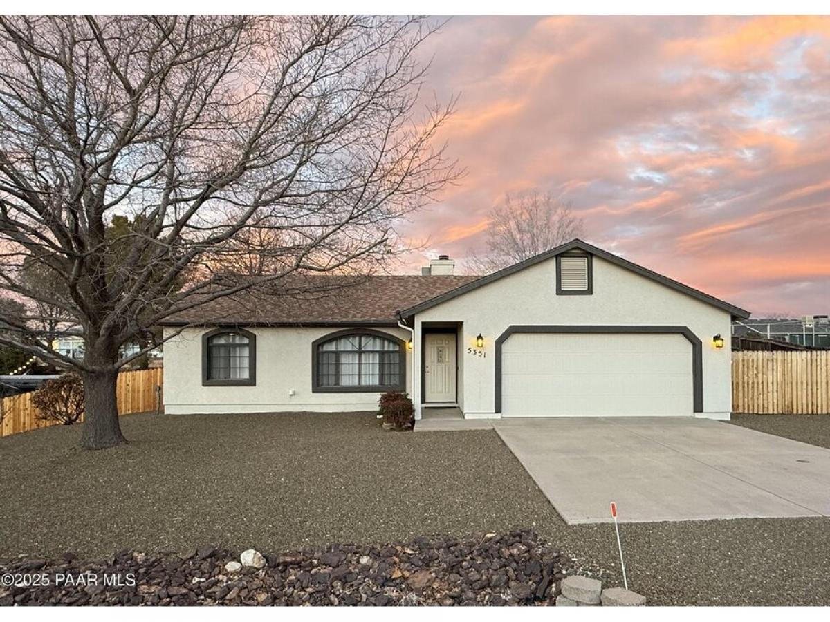 Picture of Home For Sale in Prescott Valley, Arizona, United States