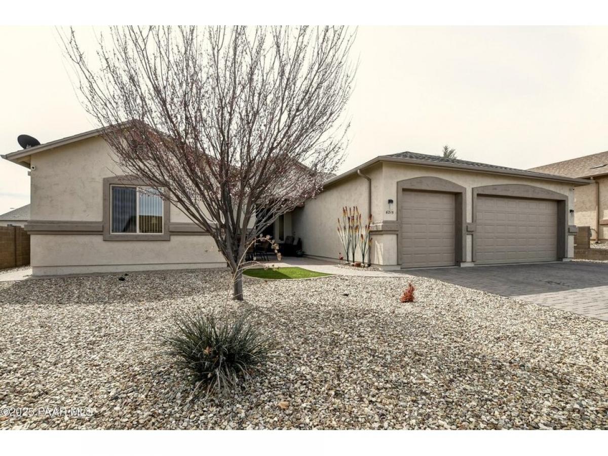 Picture of Home For Sale in Prescott Valley, Arizona, United States