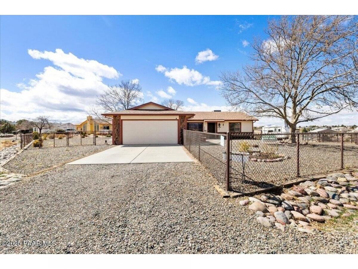 Picture of Home For Sale in Prescott Valley, Arizona, United States