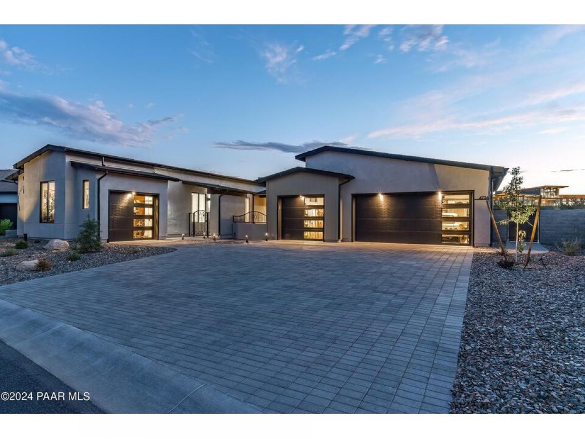 Picture of Home For Sale in Prescott Valley, Arizona, United States