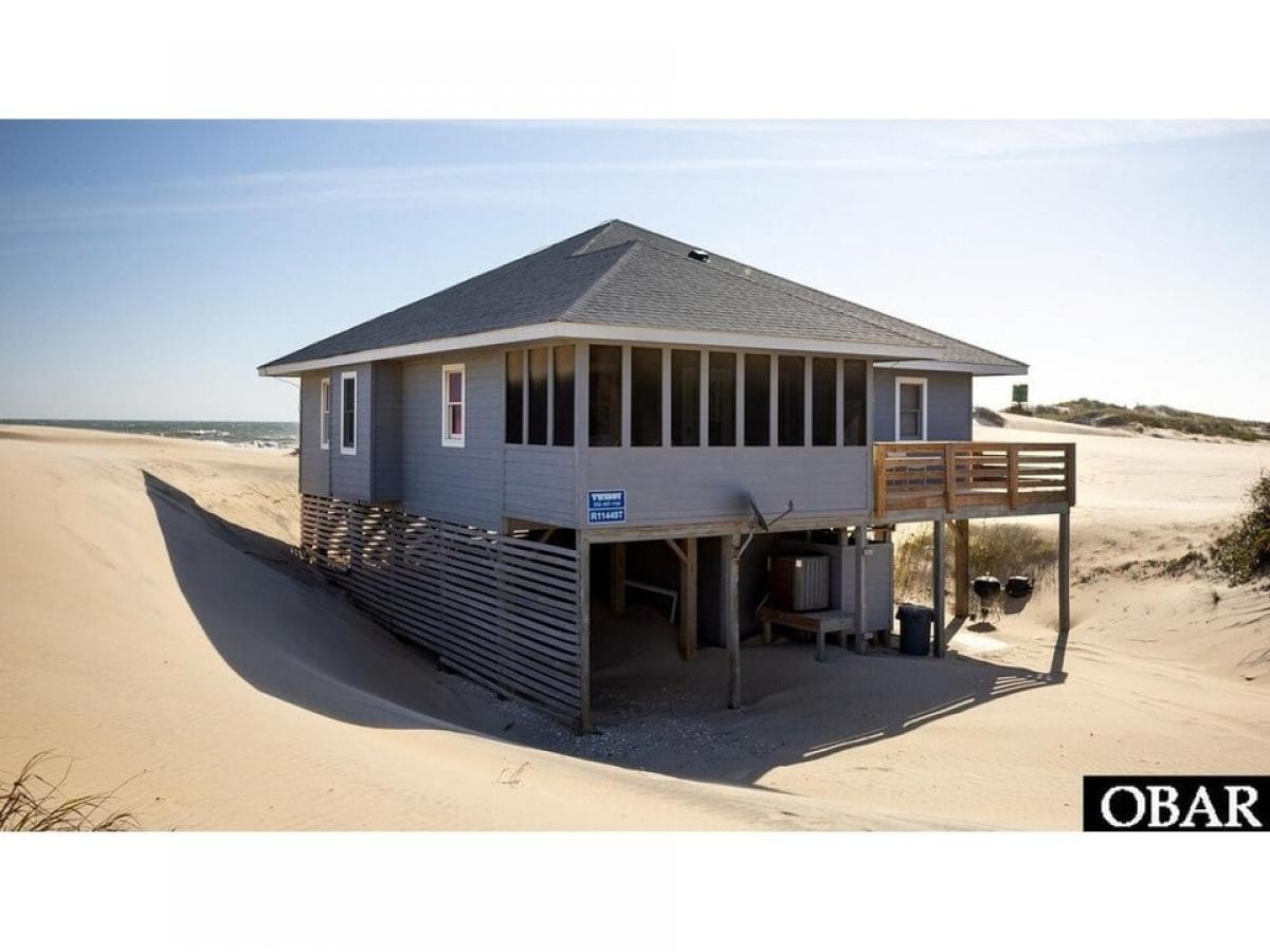 Picture of Home For Sale in Corolla, North Carolina, United States