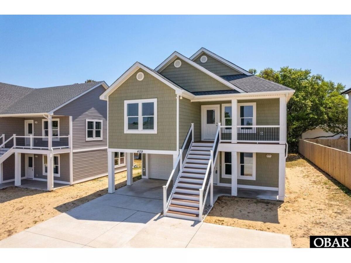 Picture of Home For Sale in Kill Devil Hills, North Carolina, United States
