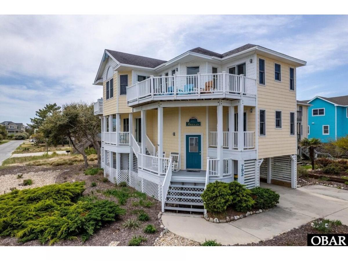 Picture of Home For Sale in Corolla, North Carolina, United States