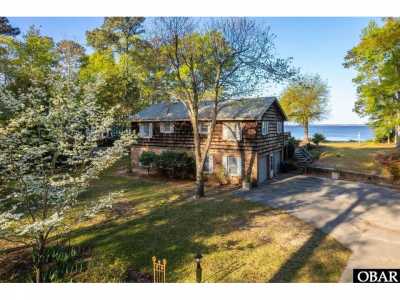 Home For Sale in Southern Shores, North Carolina