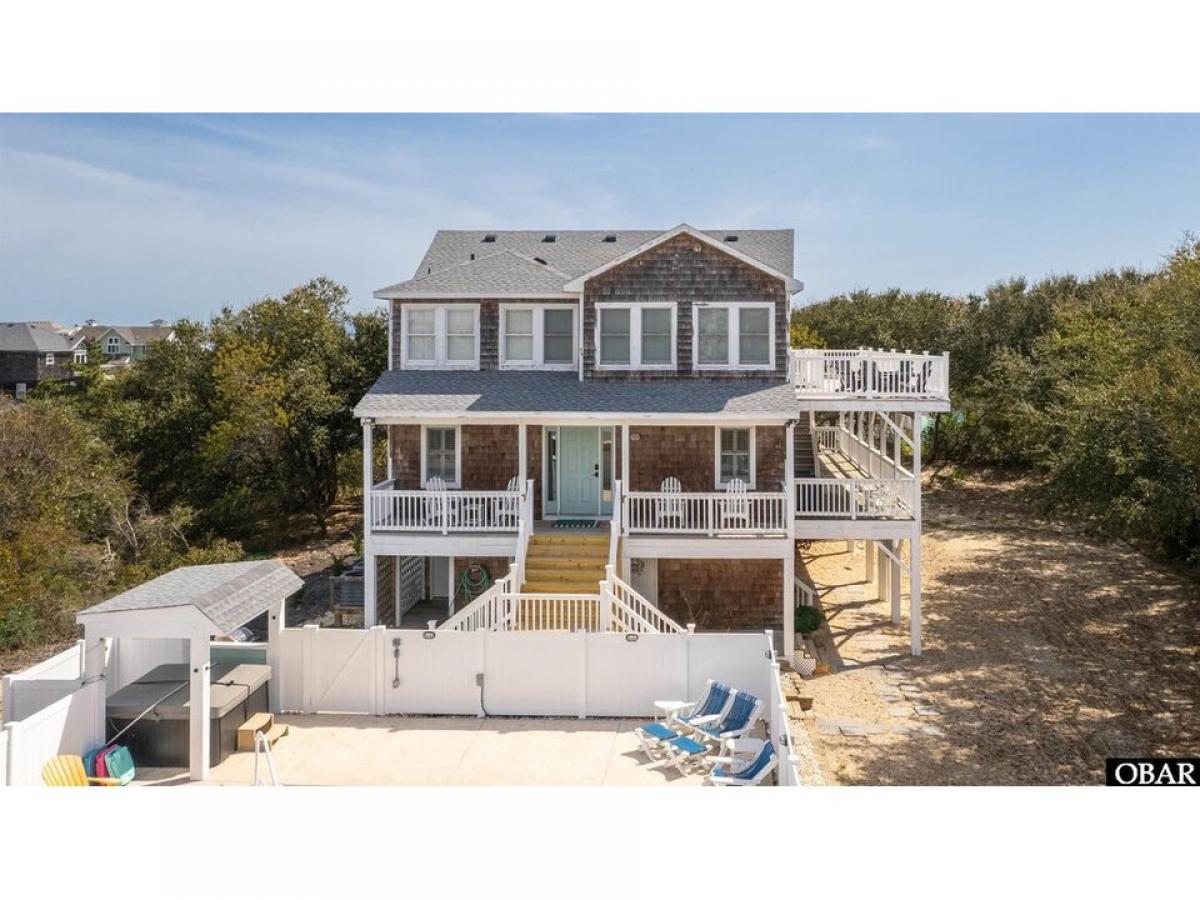 Picture of Home For Sale in Corolla, North Carolina, United States