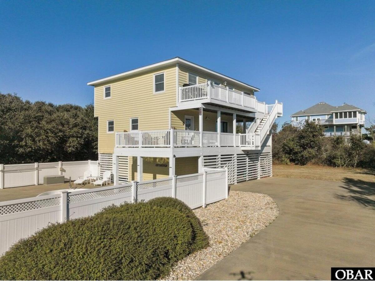 Picture of Home For Sale in Corolla, North Carolina, United States
