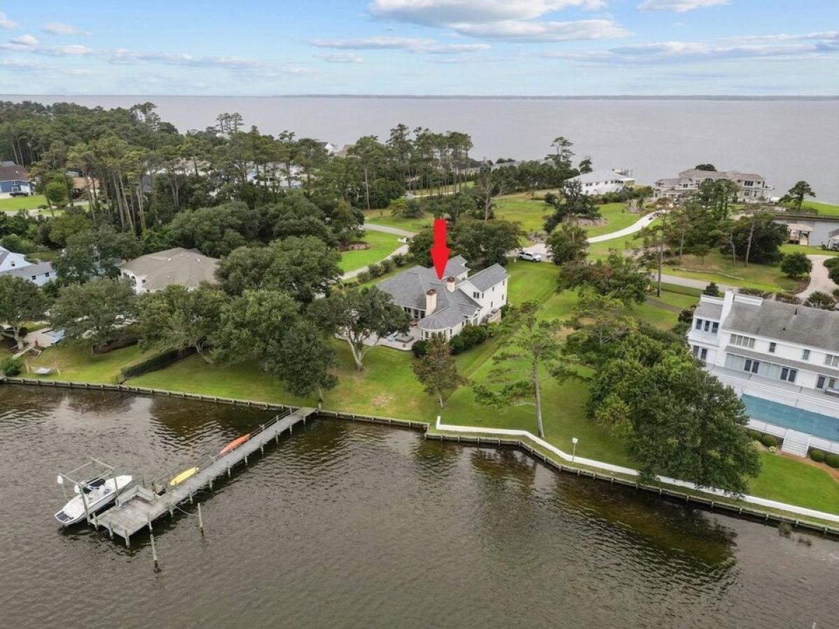 Picture of Home For Sale in Kitty Hawk, North Carolina, United States