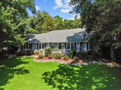 Home For Sale in Southern Shores, North Carolina