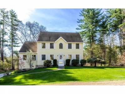 Home For Sale in Greenland, New Hampshire