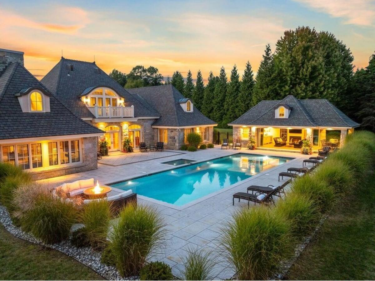 Picture of Home For Sale in Rye, New Hampshire, United States