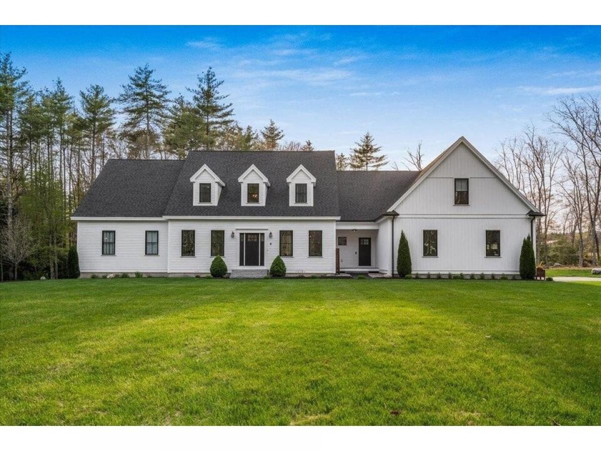 Picture of Home For Sale in Brookline, New Hampshire, United States