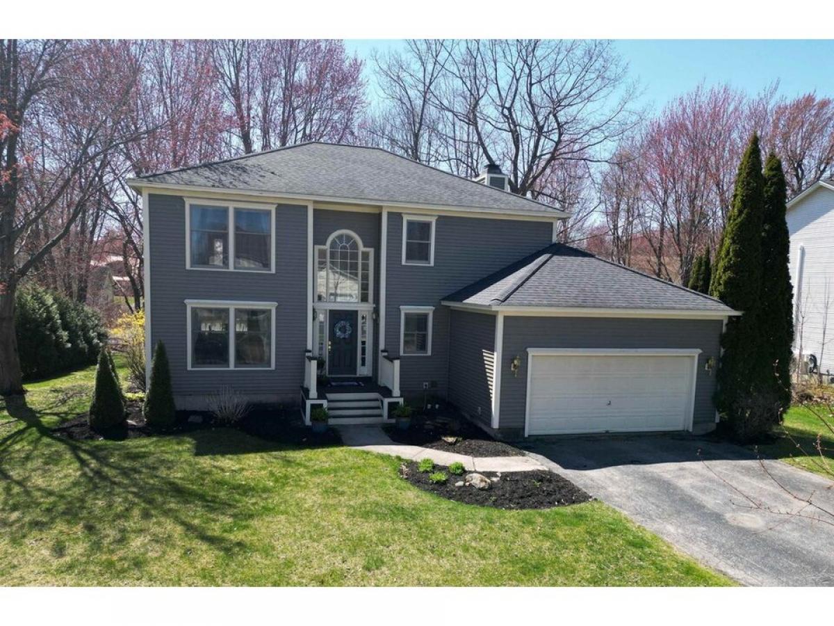 Picture of Home For Sale in Burlington, Vermont, United States