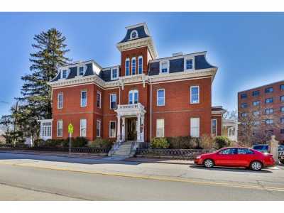 Home For Rent in Portsmouth, New Hampshire