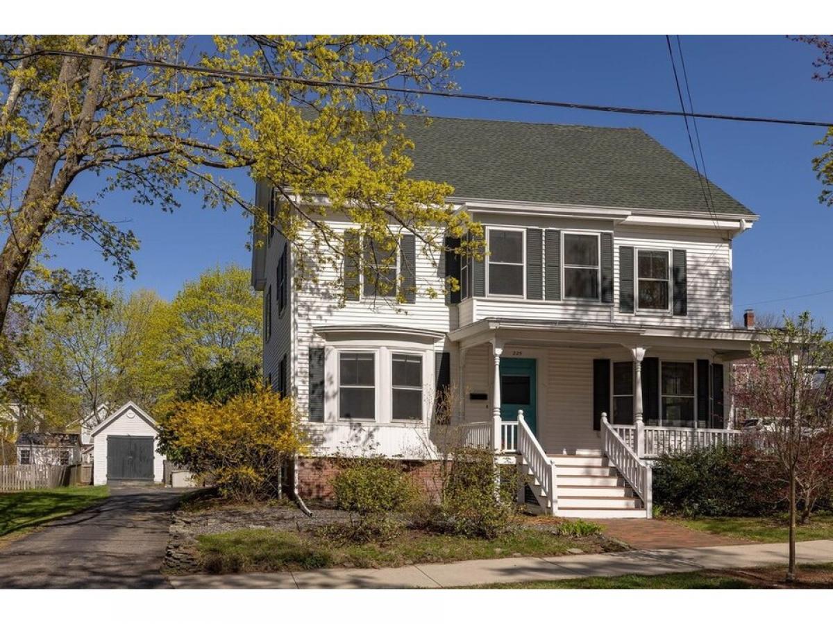 Picture of Home For Sale in Portsmouth, New Hampshire, United States