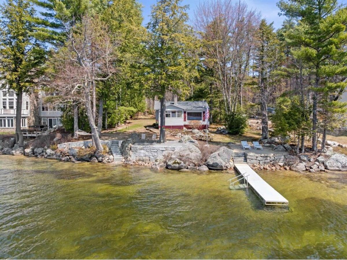 Picture of Home For Sale in Laconia, New Hampshire, United States