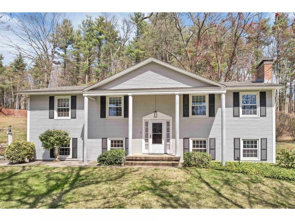 Picture of Home For Sale in Windham, New Hampshire, United States