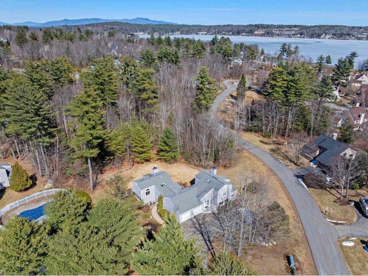Picture of Home For Sale in Laconia, New Hampshire, United States