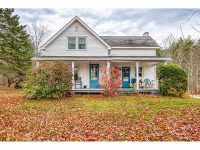 Home For Sale in Effingham, New Hampshire