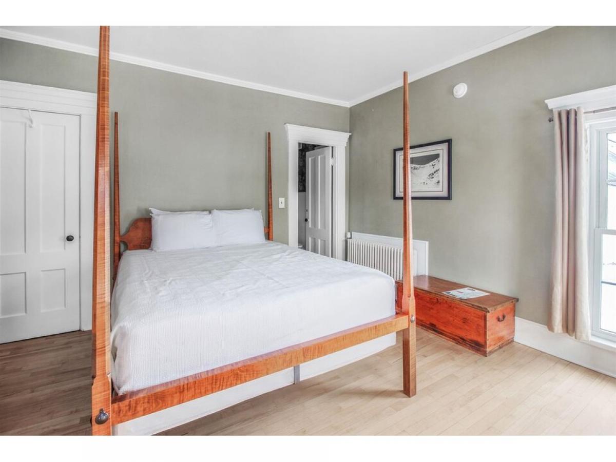 Picture of Home For Sale in Littleton, New Hampshire, United States