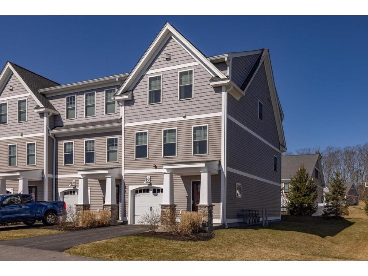 Picture of Home For Sale in Dover, New Hampshire, United States