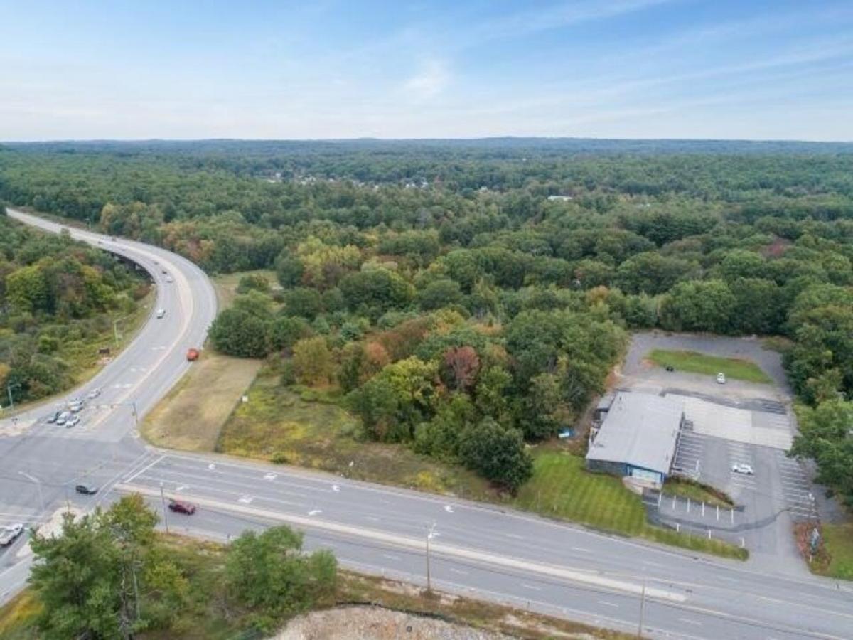 Picture of Residential Land For Sale in Windham, New Hampshire, United States
