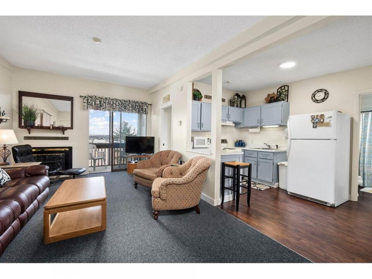 Picture of Home For Sale in Laconia, New Hampshire, United States