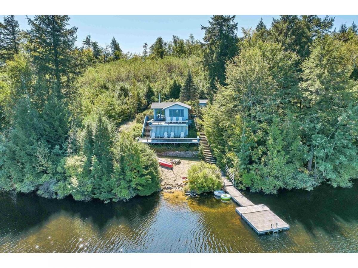 Picture of Home For Sale in Tuftonboro, New Hampshire, United States