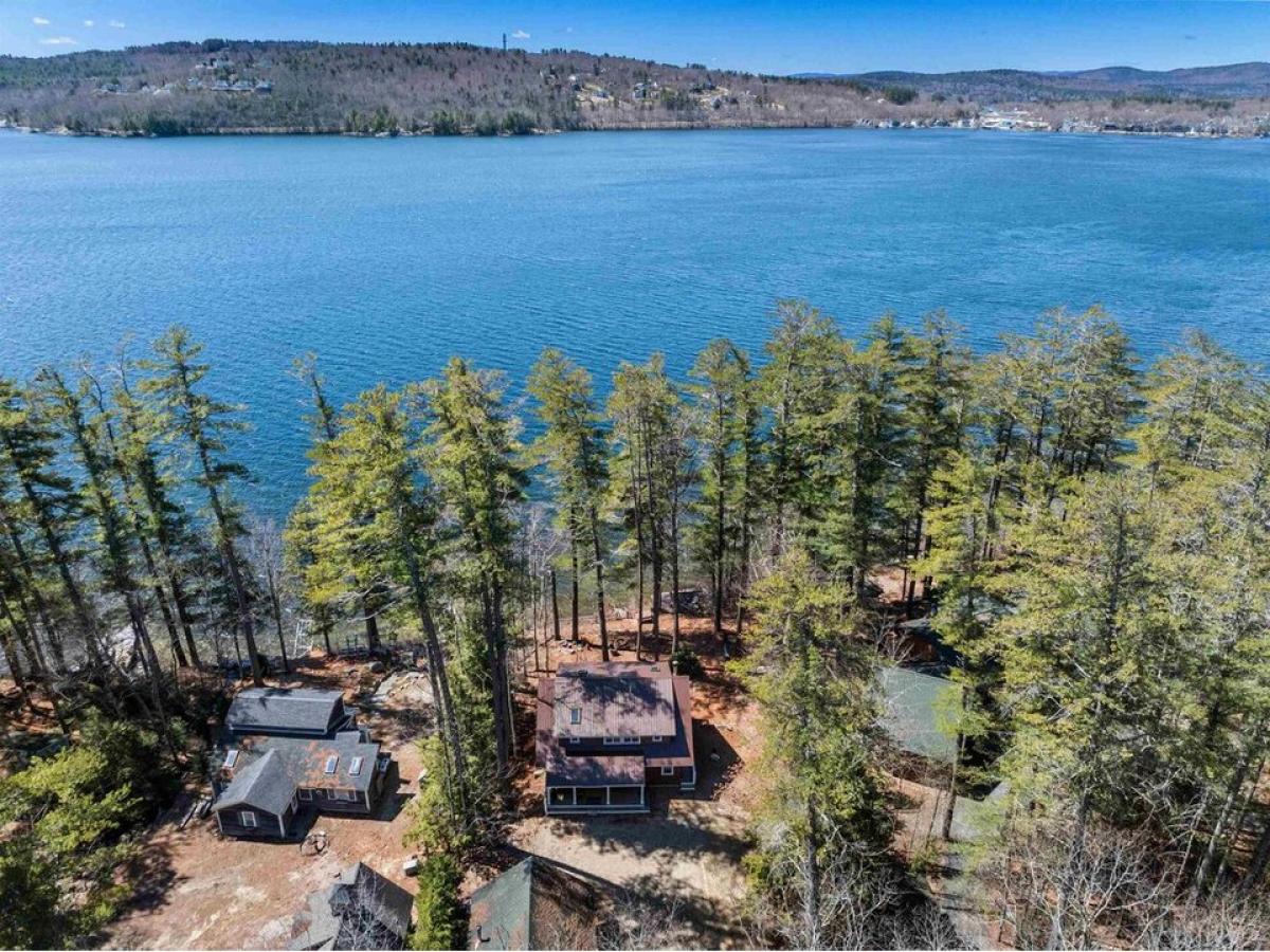 Picture of Home For Sale in Meredith, New Hampshire, United States