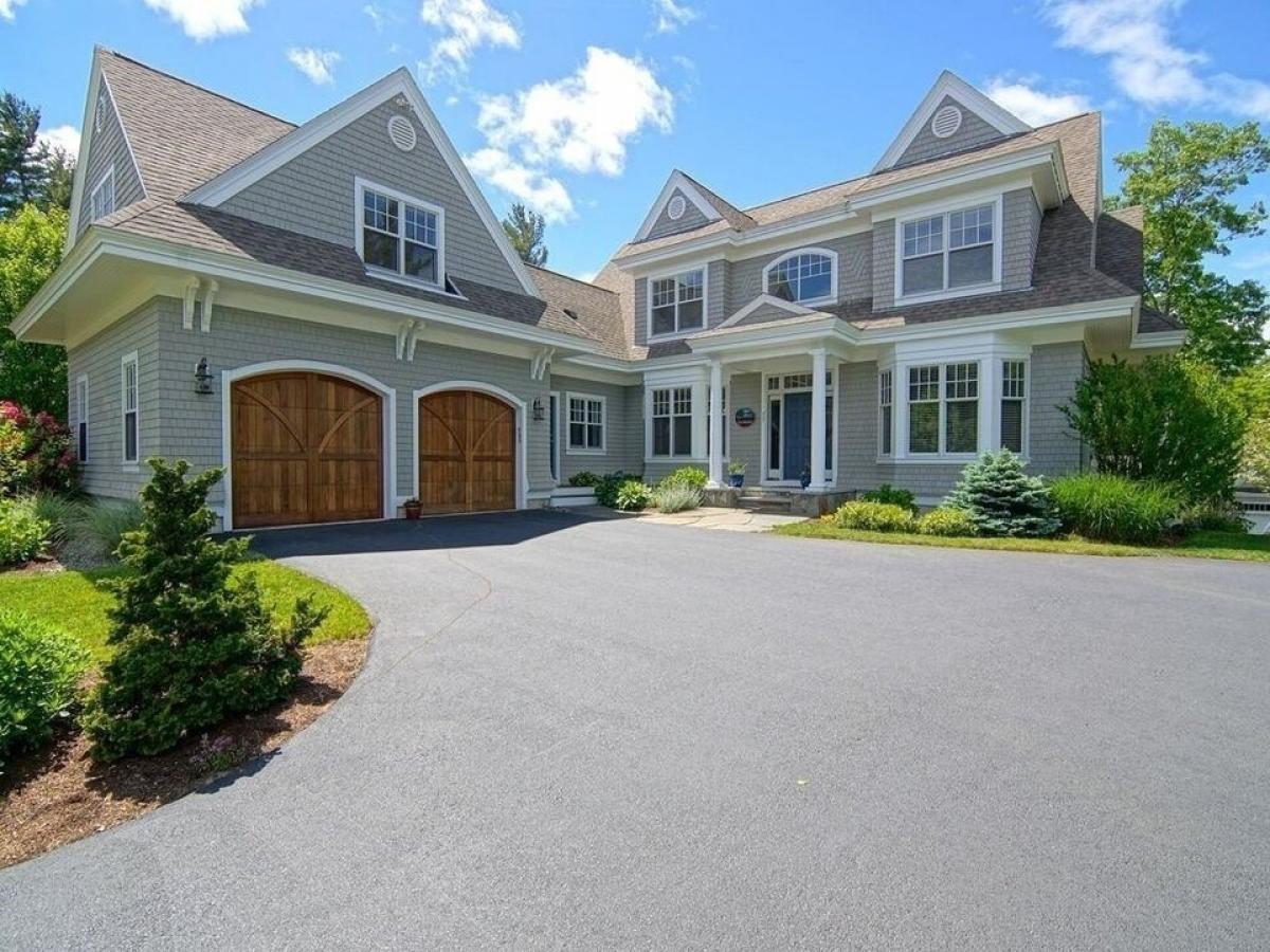 Picture of Home For Sale in New Castle, New Hampshire, United States