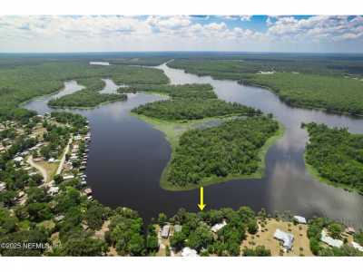 Home For Sale in Satsuma, Florida
