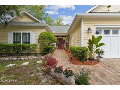 Home For Sale in Satsuma, Florida