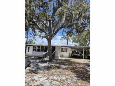 Home For Sale in Pomona Park, Florida