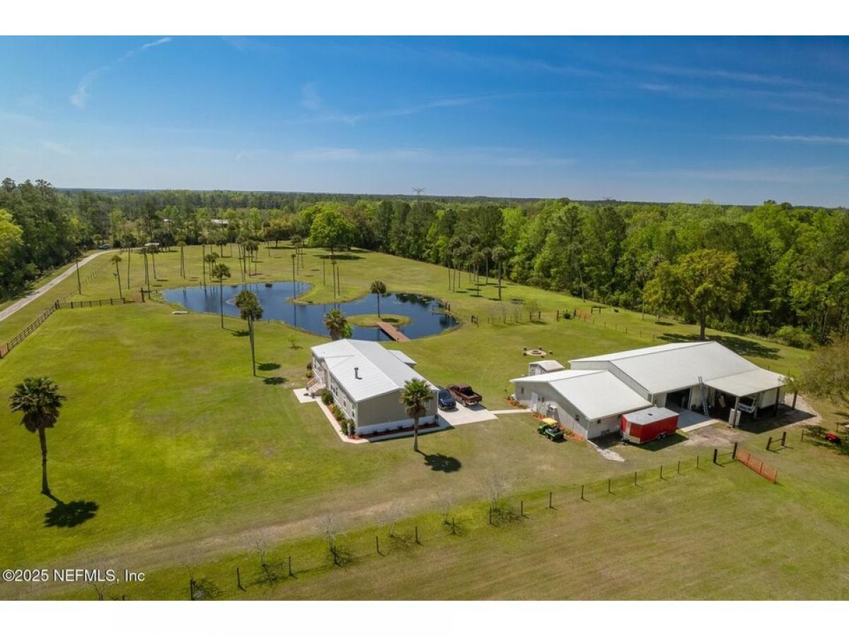 Picture of Home For Sale in Interlachen, Florida, United States