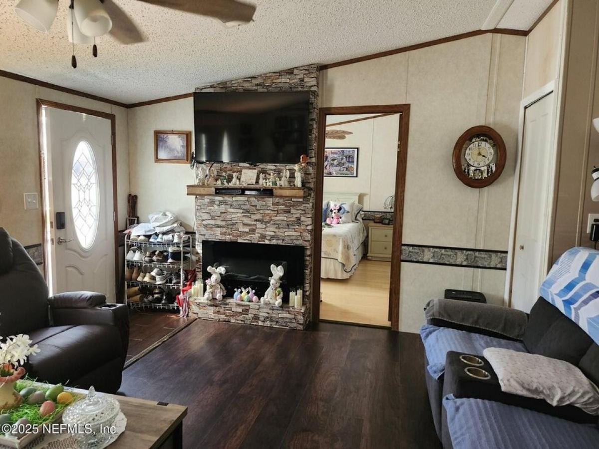 Picture of Home For Sale in Pomona Park, Florida, United States