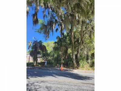 Residential Land For Sale in Crescent City, Florida