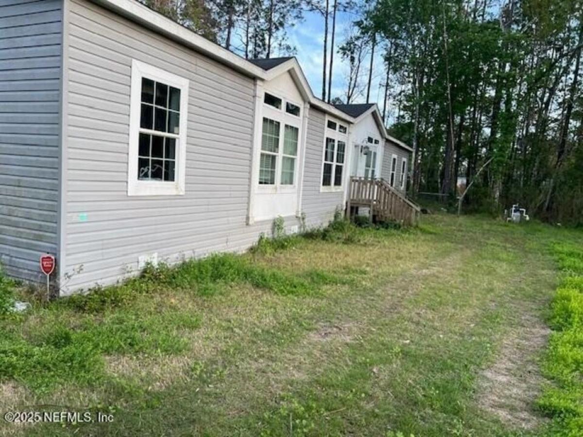 Picture of Home For Sale in San Mateo, Florida, United States