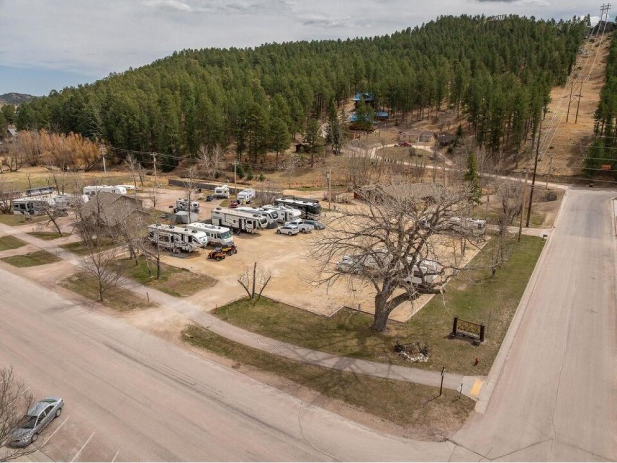 Picture of Home For Sale in Custer, South Dakota, United States
